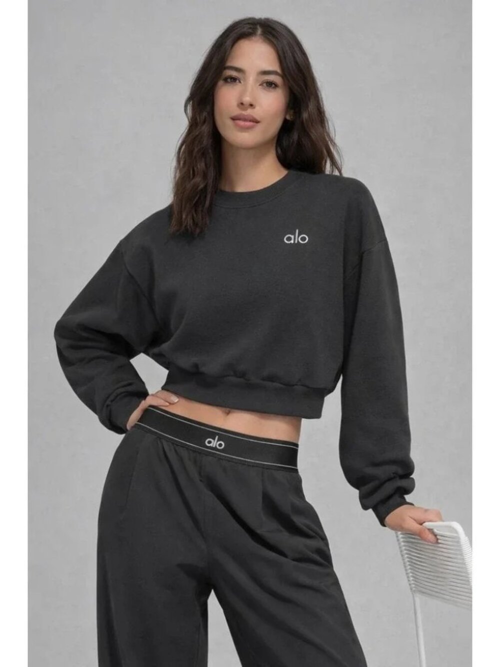 Alo Yoga Cropped Accolade Crewneck Anthracite Womens S NWT Athleisure Streetcore